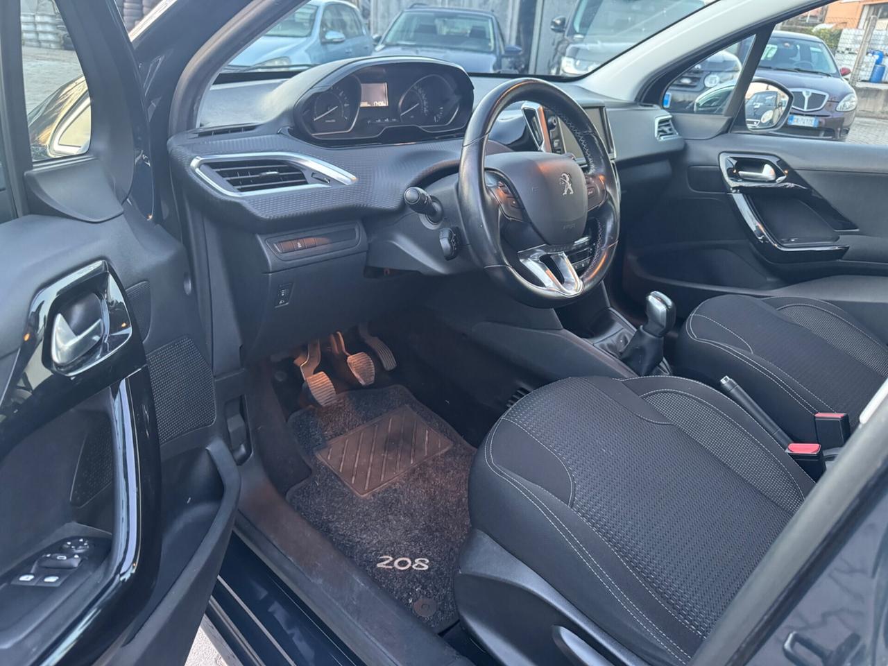 Peugeot 208 PureTech 82 5 porte Allure