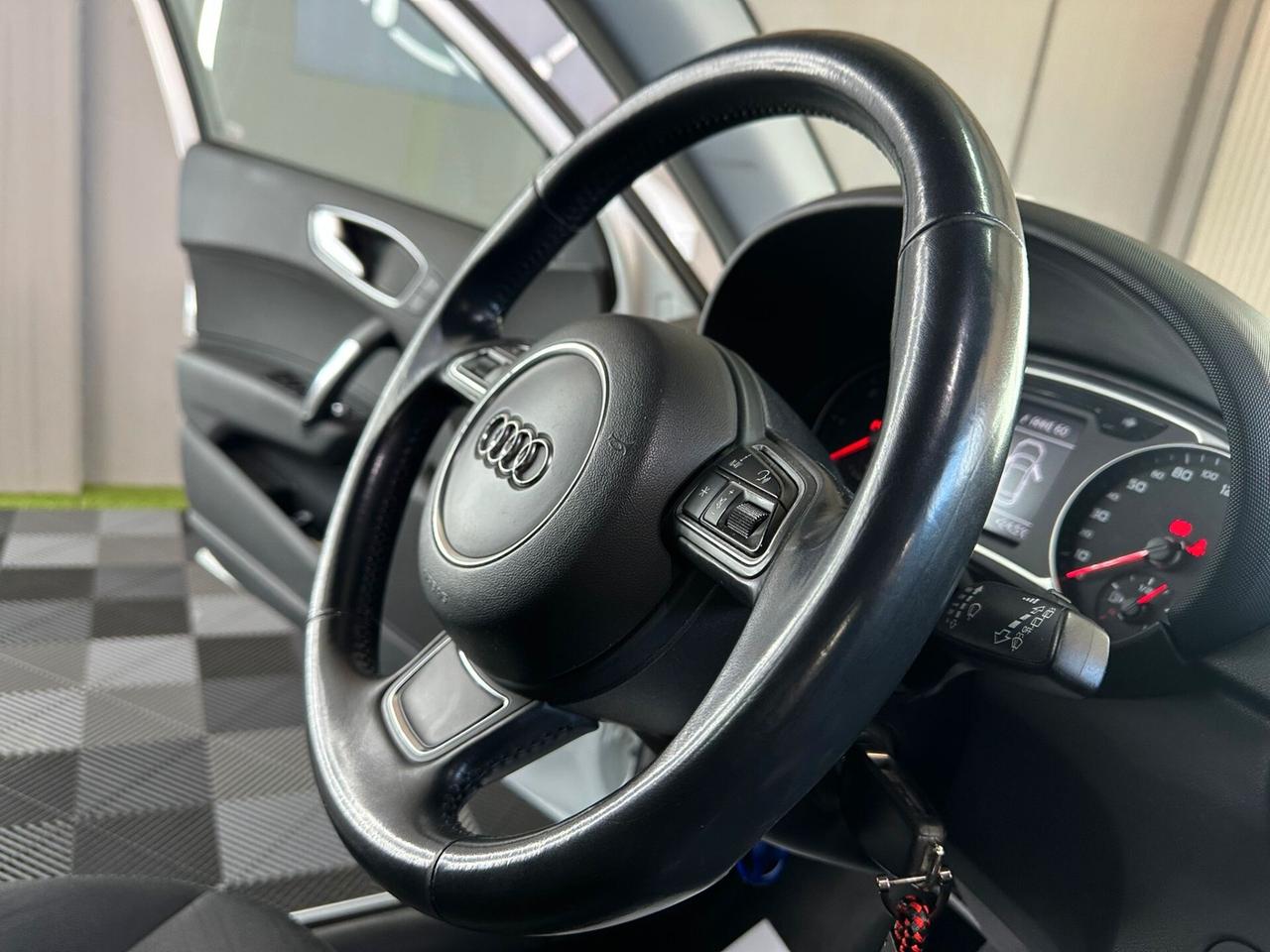 Audi A1 SPB 1.6 TDI 116 CV Admired