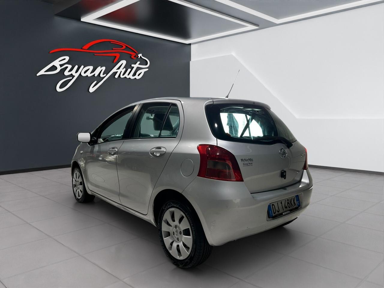 Toyota Yaris 1.0 5 porte Sol