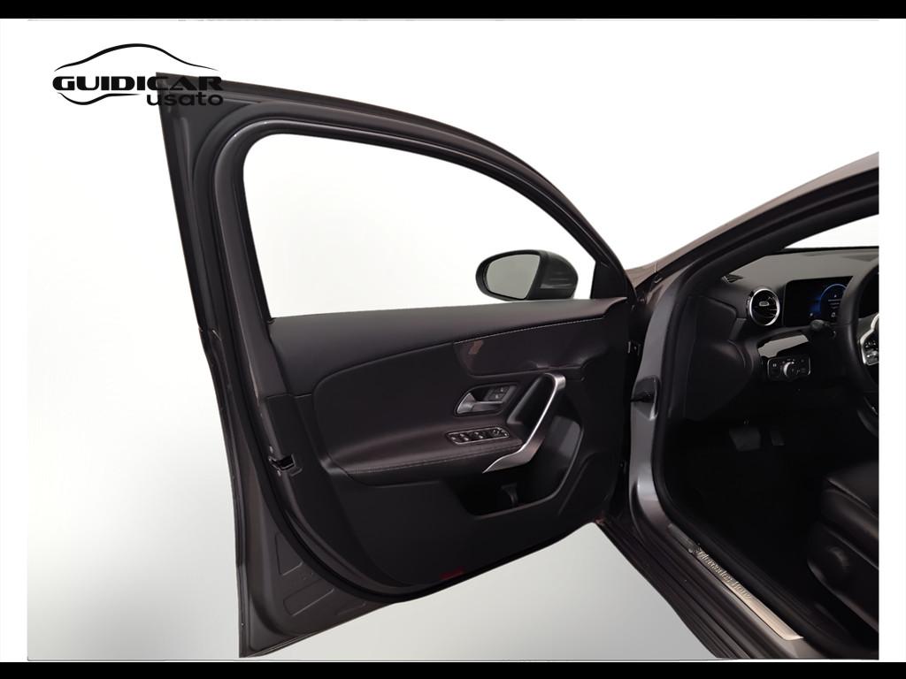 Mercedes-Benz Classe A - W177 2018 - A 180 d Sport auto
