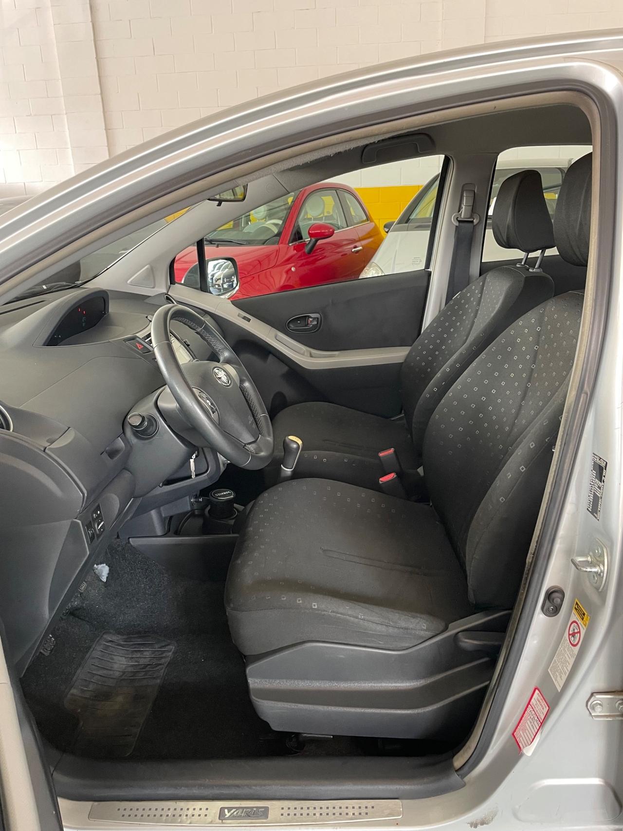 Toyota Yaris 1.0 5 porte TAGLIANDI CERTIFICATI