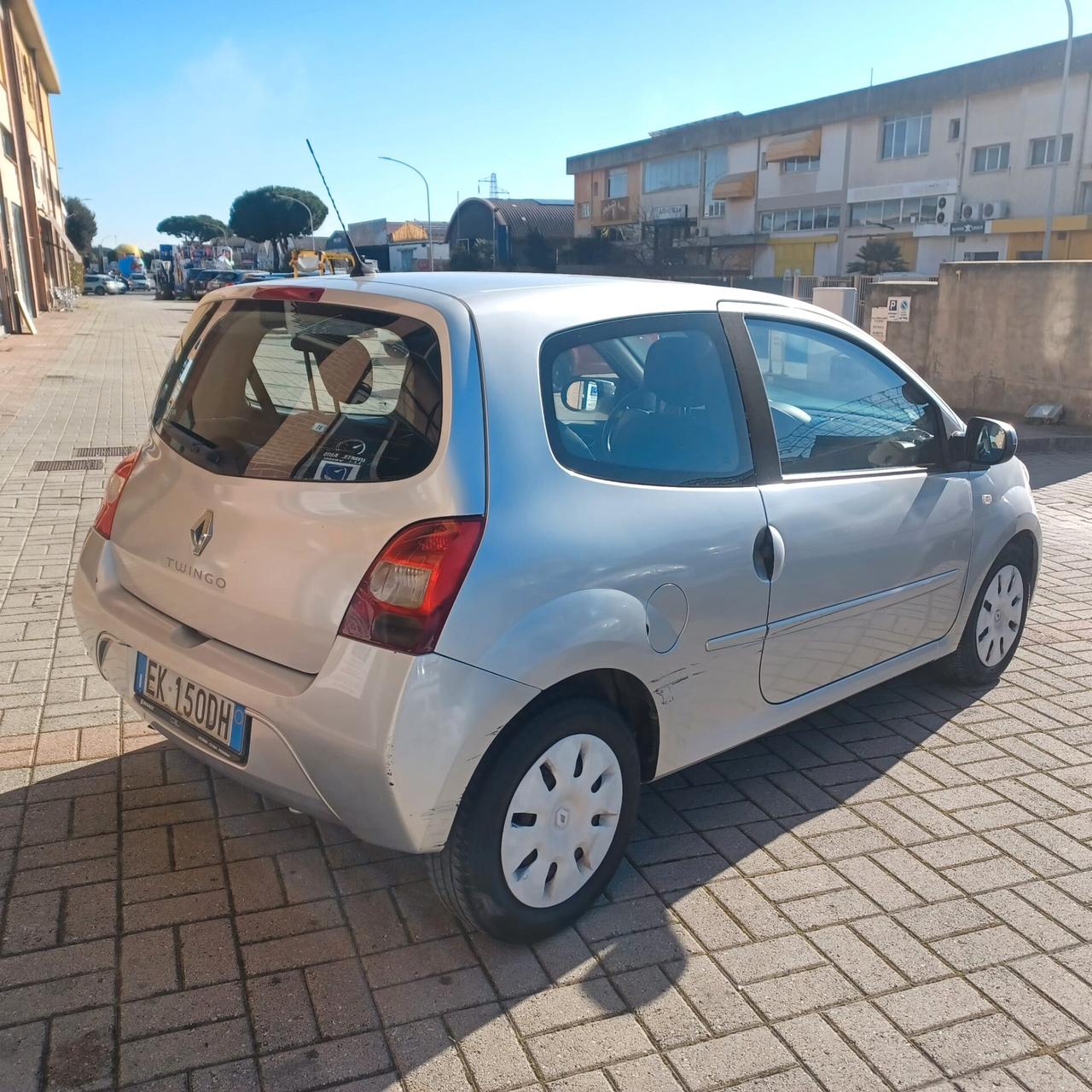 144.118KM TWINGO 1.2 PER NEOPATENTATI