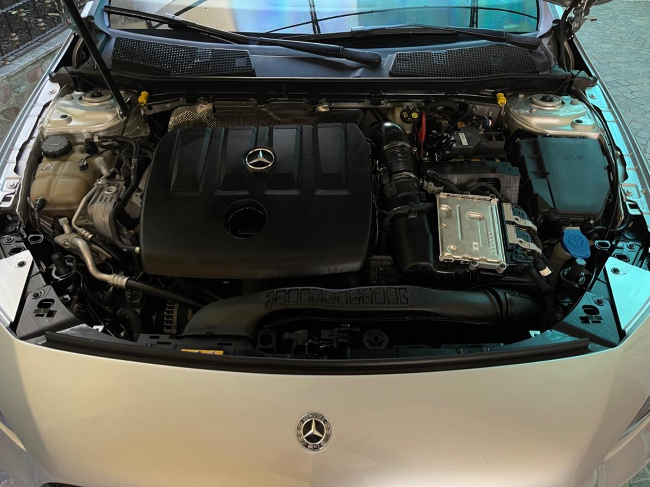 MERCEDES CLASSE A180d,PREMIUM,TETTO APRIBILE,PACC.LUCI