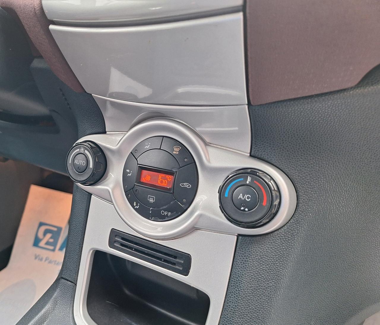 Ford Fiesta 1.4 TDCi 68CV 3 porte Titanium