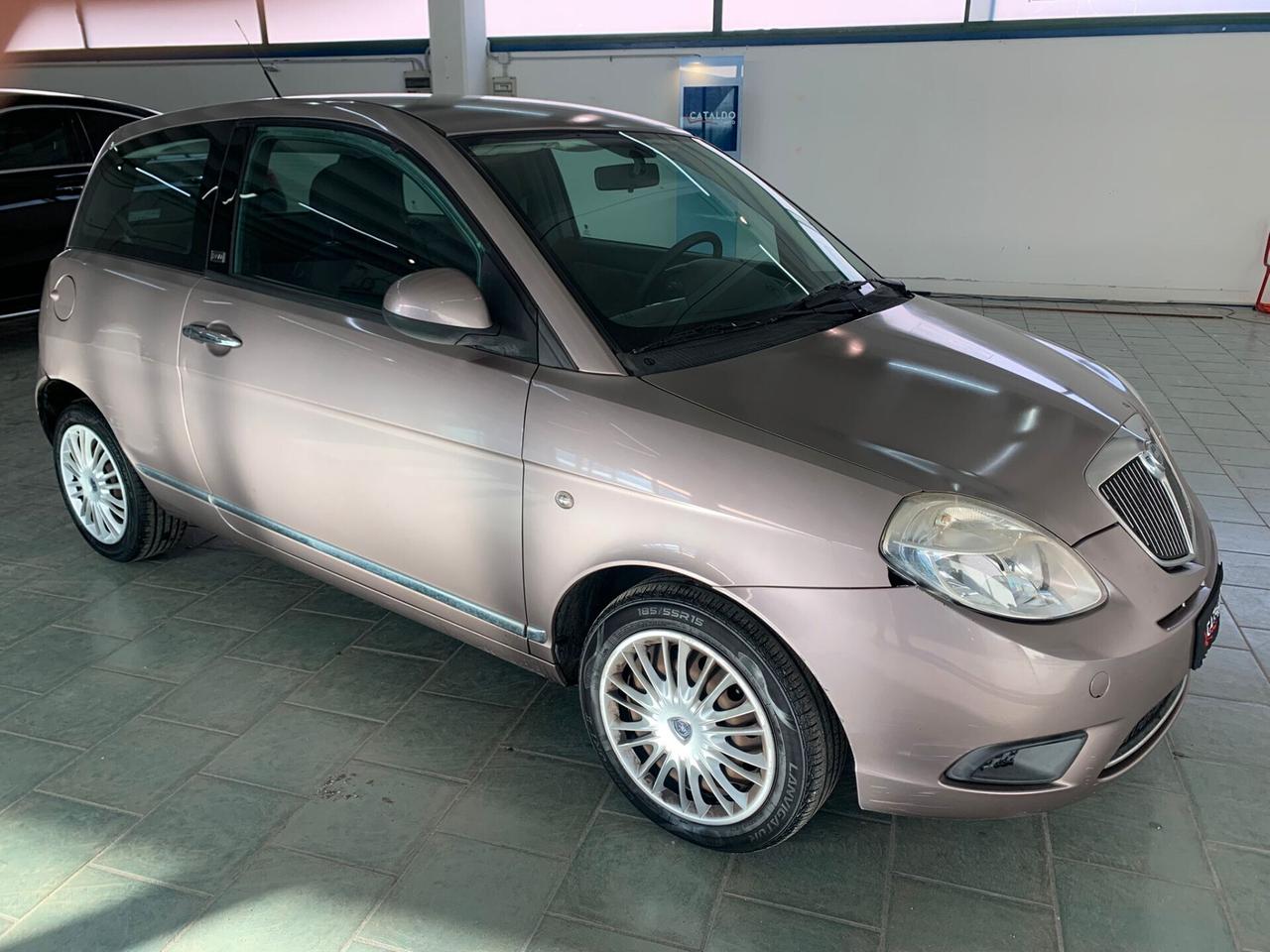 Lancia Ypsilon 1.2 69 CV Diva