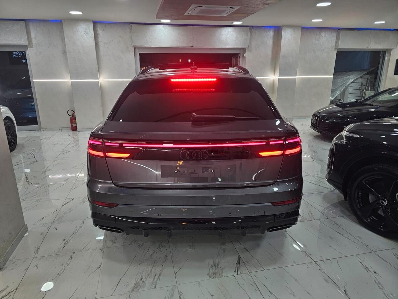 Audi Q8 50 TDI S-TRONIC 286CV LASER MATRIX TETTO PANORAMICO APRIBILE BANG & OLUFSEN CERCHI 23'