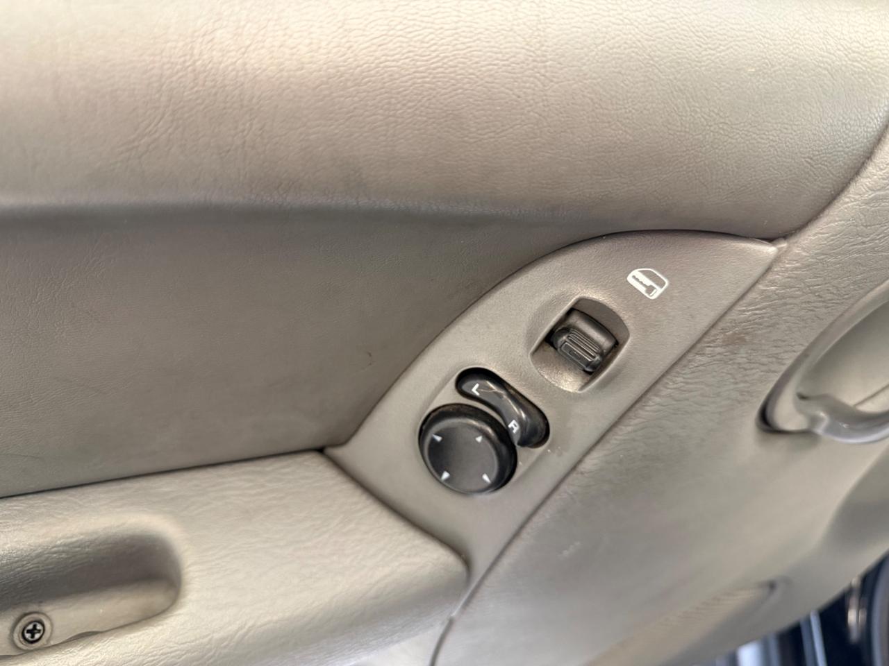 Jeep Cherokee 2.8 CRD Sport automatica