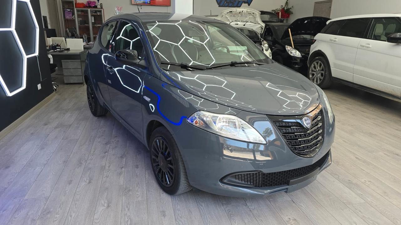 Lancia Ypsilon 1.2 69 CV 5 porte Elefantino