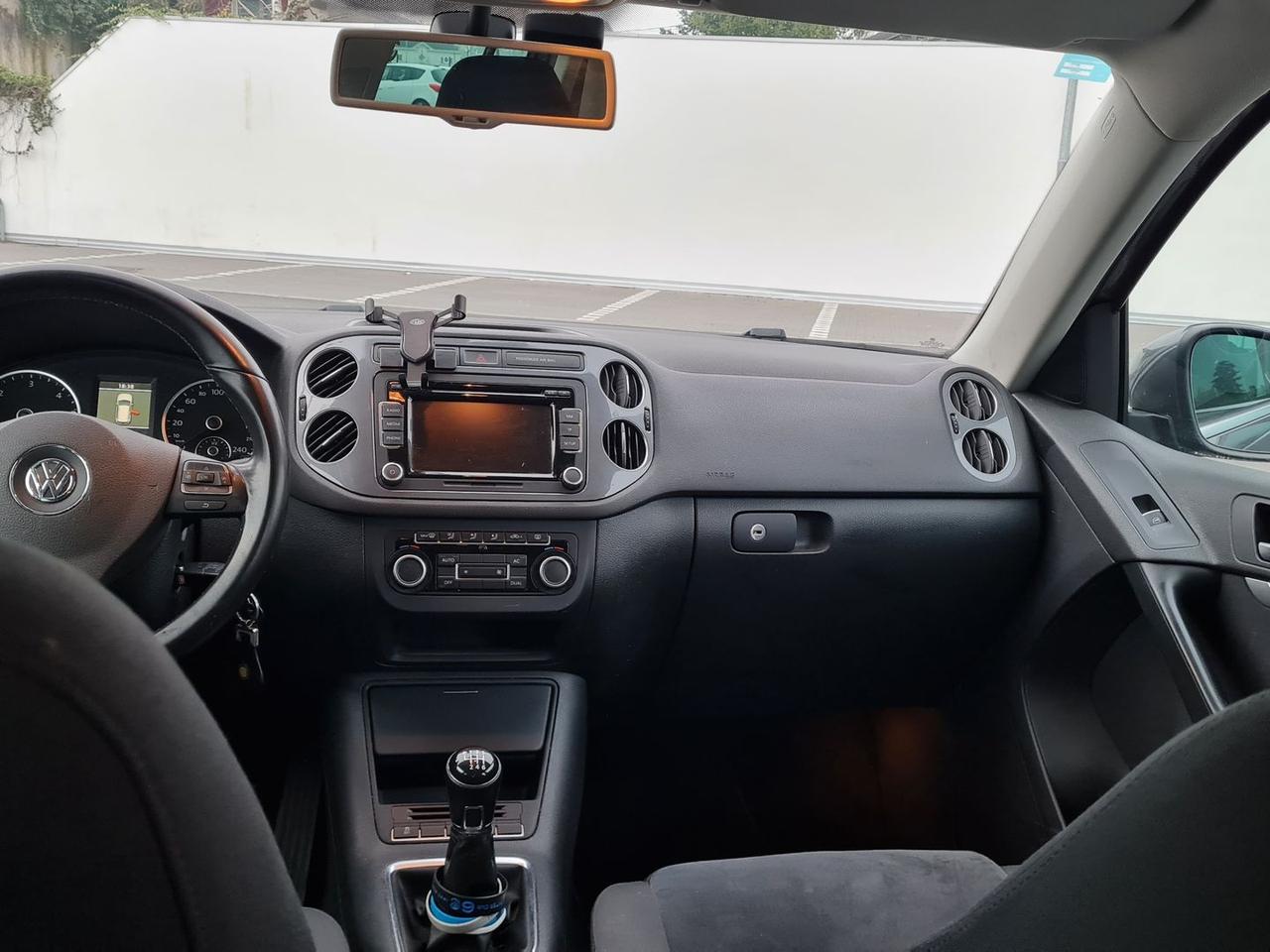 Volkswagen Tiguan 2.0 TDI BlueMotion Sport S #9743