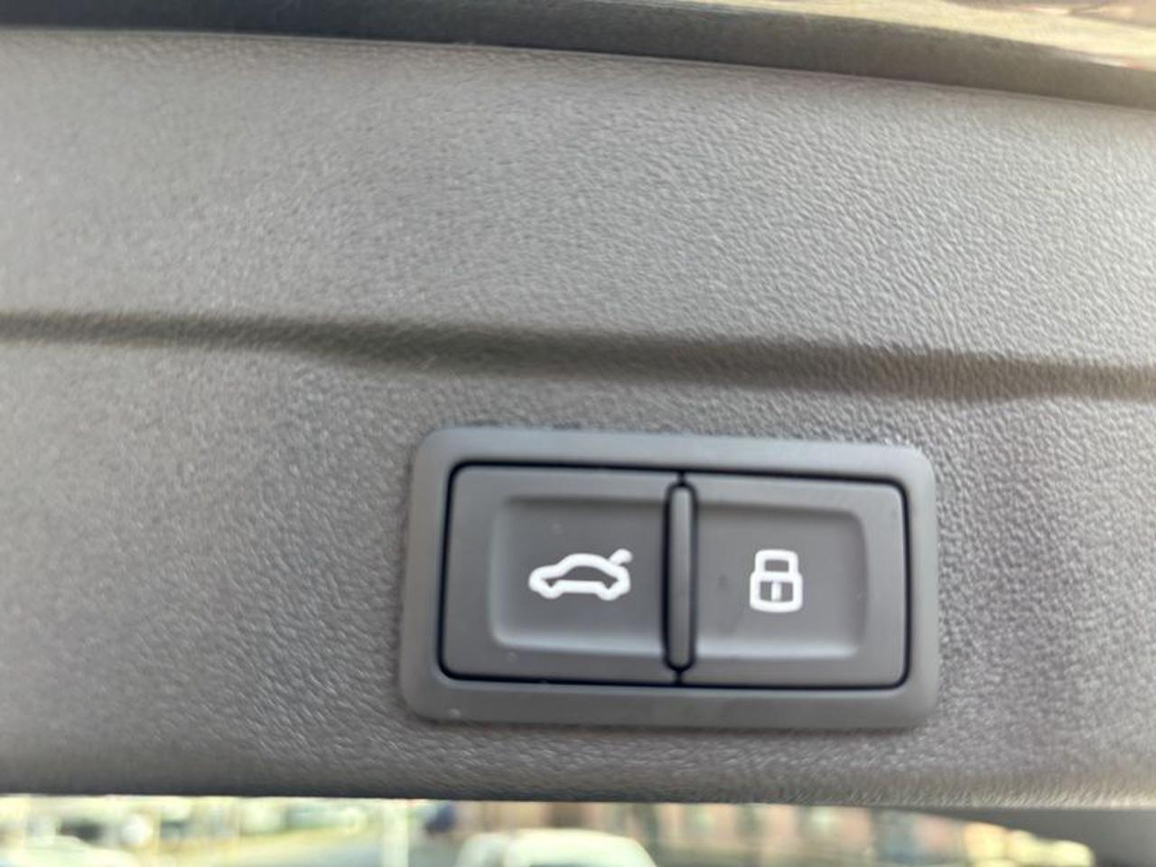 Audi A6 Avant TDI 150 kW S tronic S line edition MATRIX