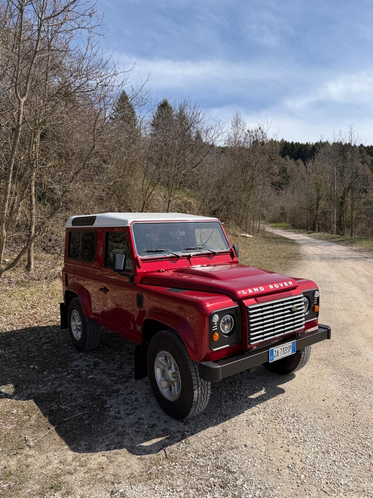 Land Rover Defender 90 2.2 TD4 IBRIDA