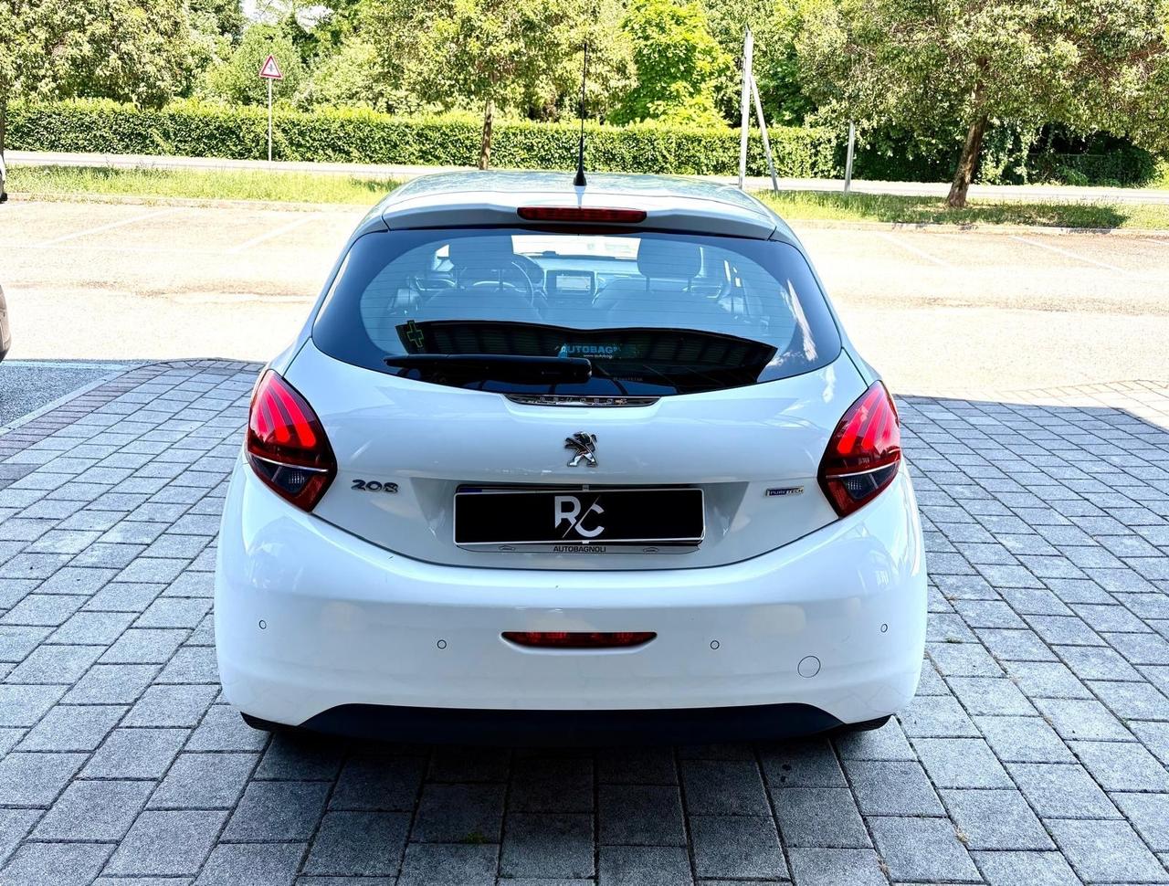 Peugeot 208 1.2 Neopatentati