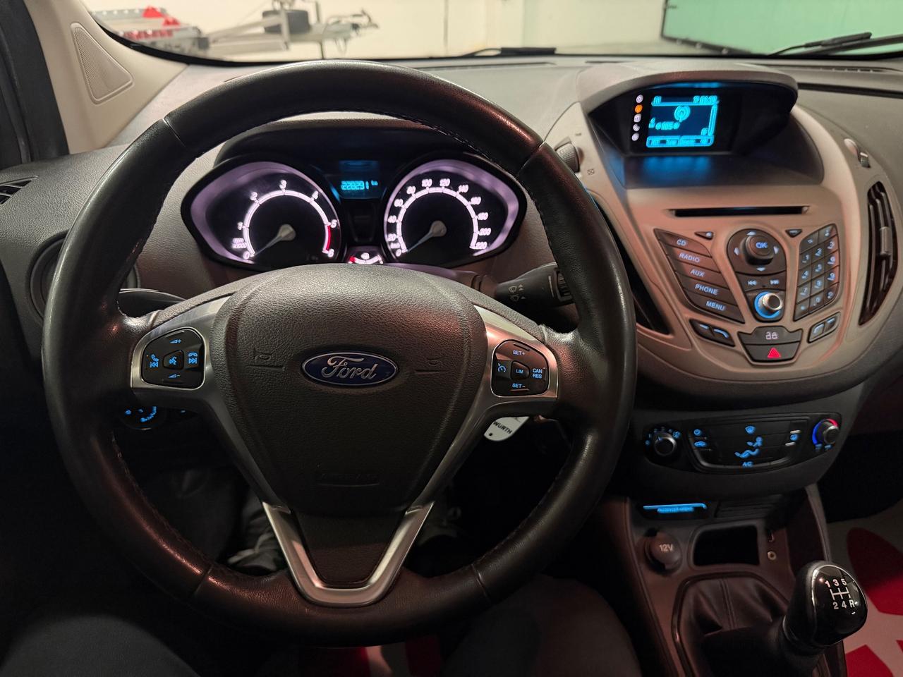 Ford Tourneo Courier 1.5 TDCI 95 CV Titanium