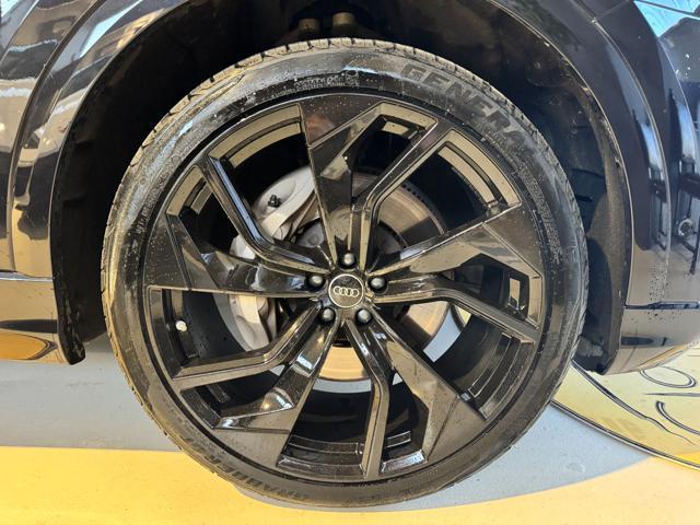 AUDI Q8 55 TFSI e quattro tiptronic S LINE