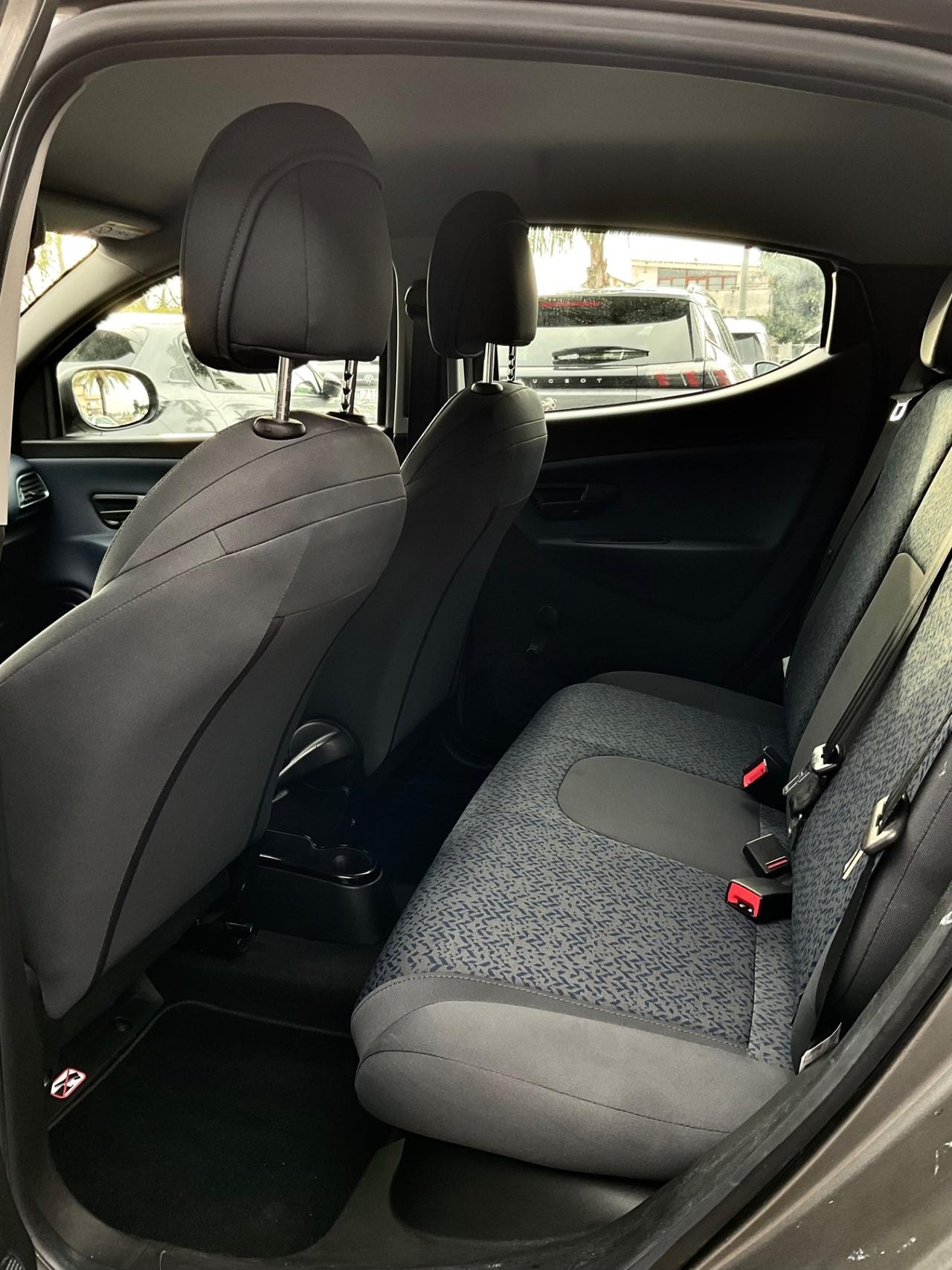 Lancia Ypsilon 1.0 FireFly 5 porte S&S Hybrid Gold