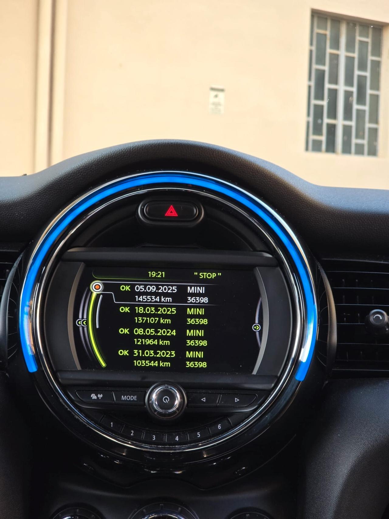 Mini Cooper d 1.5 116cv full perfetta tutta tagliandata casa madre accetto permute
