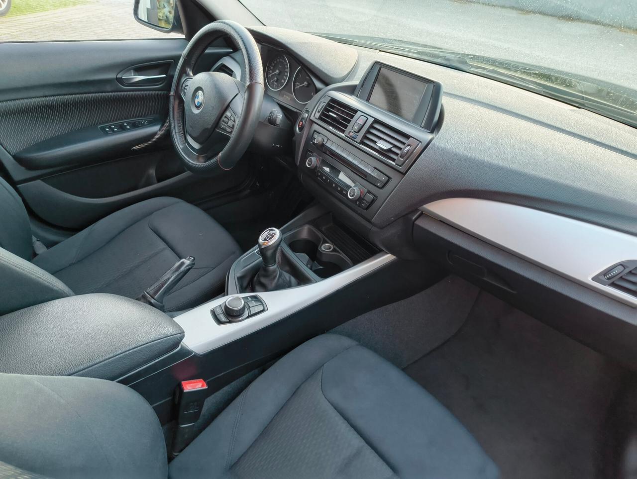 Bmw 118 118d 5p. Urban