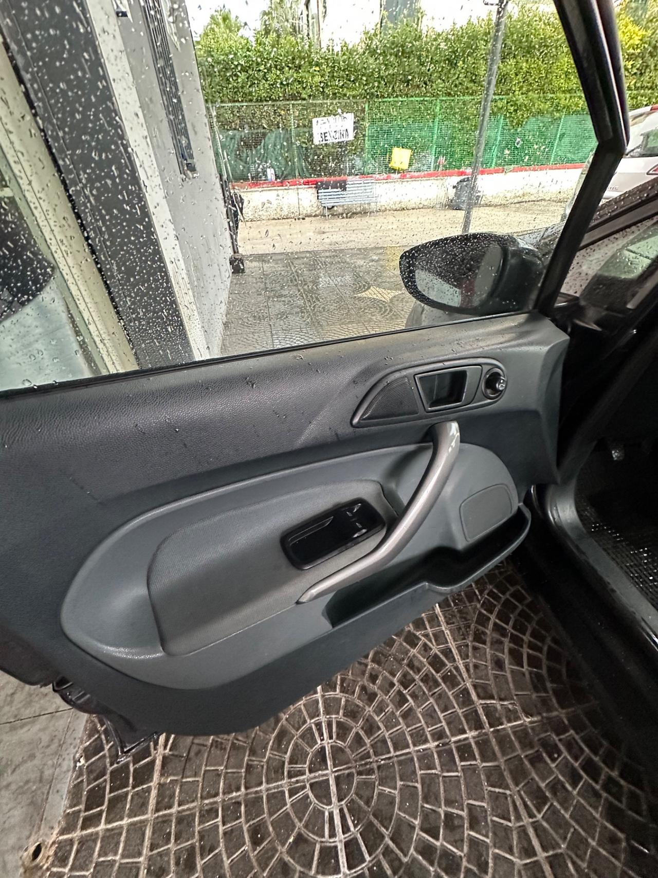 Ford Fiesta 1.2 82 CV 5 porte Titanium