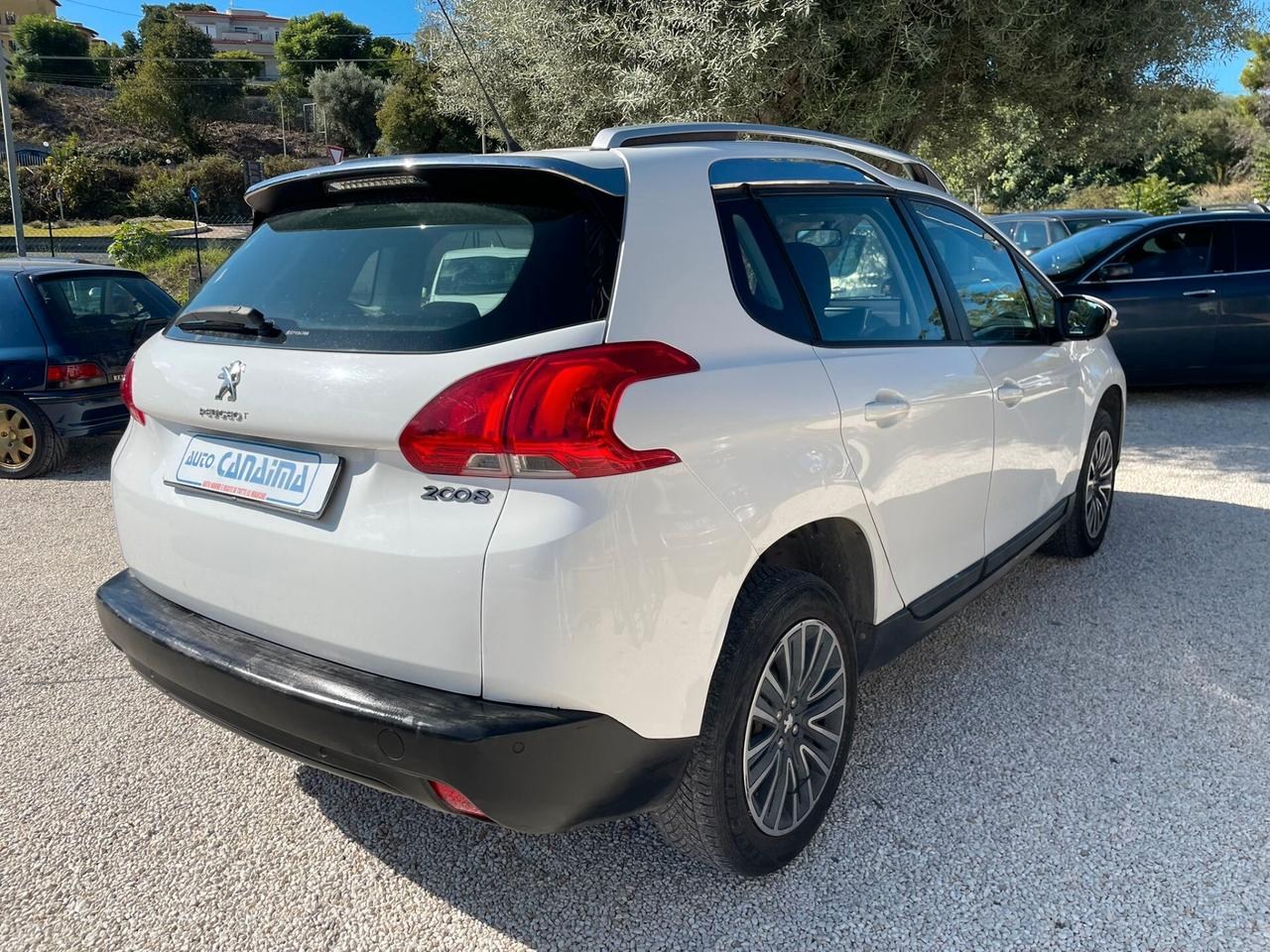 Peugeot 2008 1.2 B - 2015