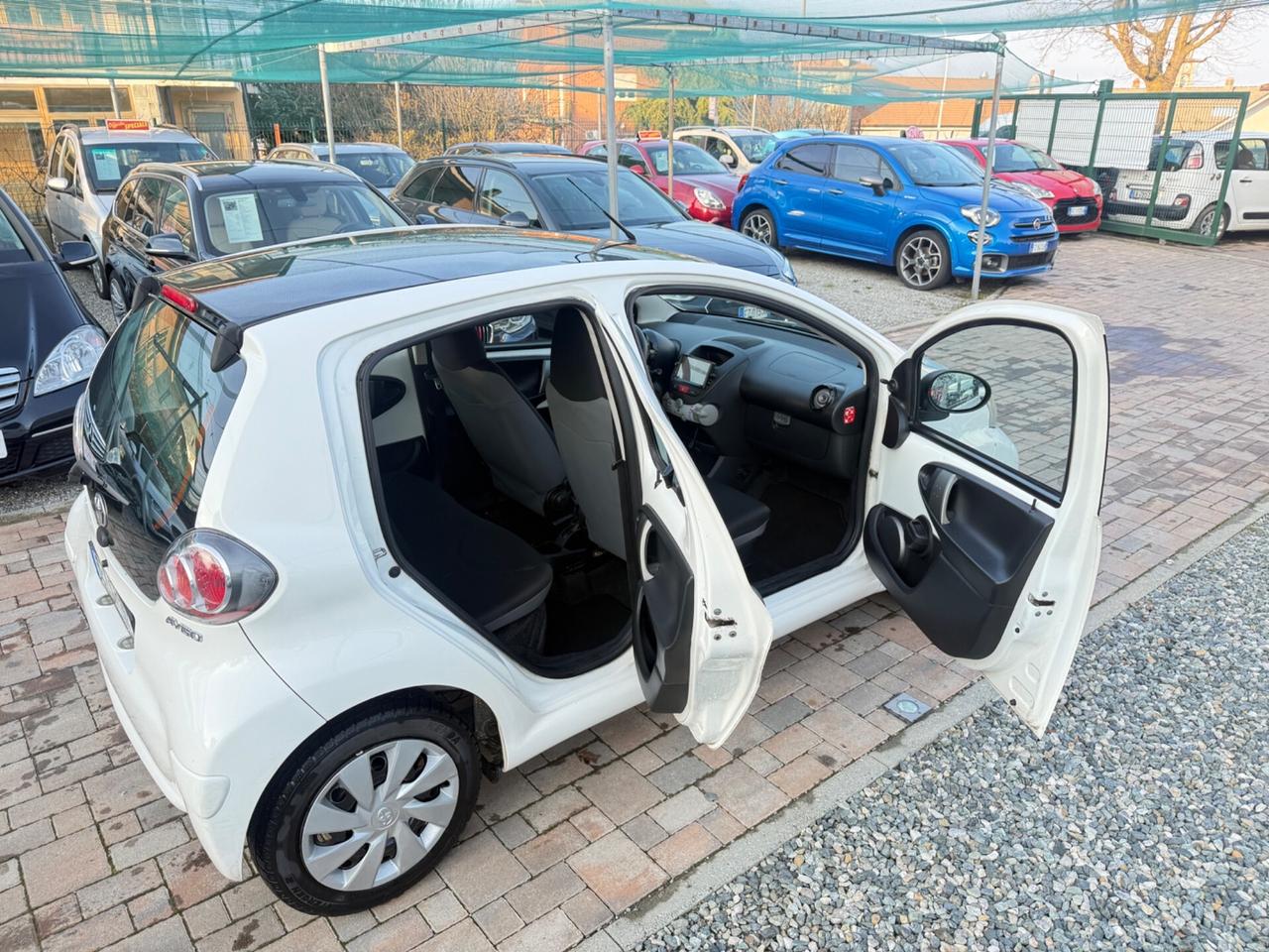 Toyota Aygo 1.0 12V VVT-i 5 porte Cool Soda Connect