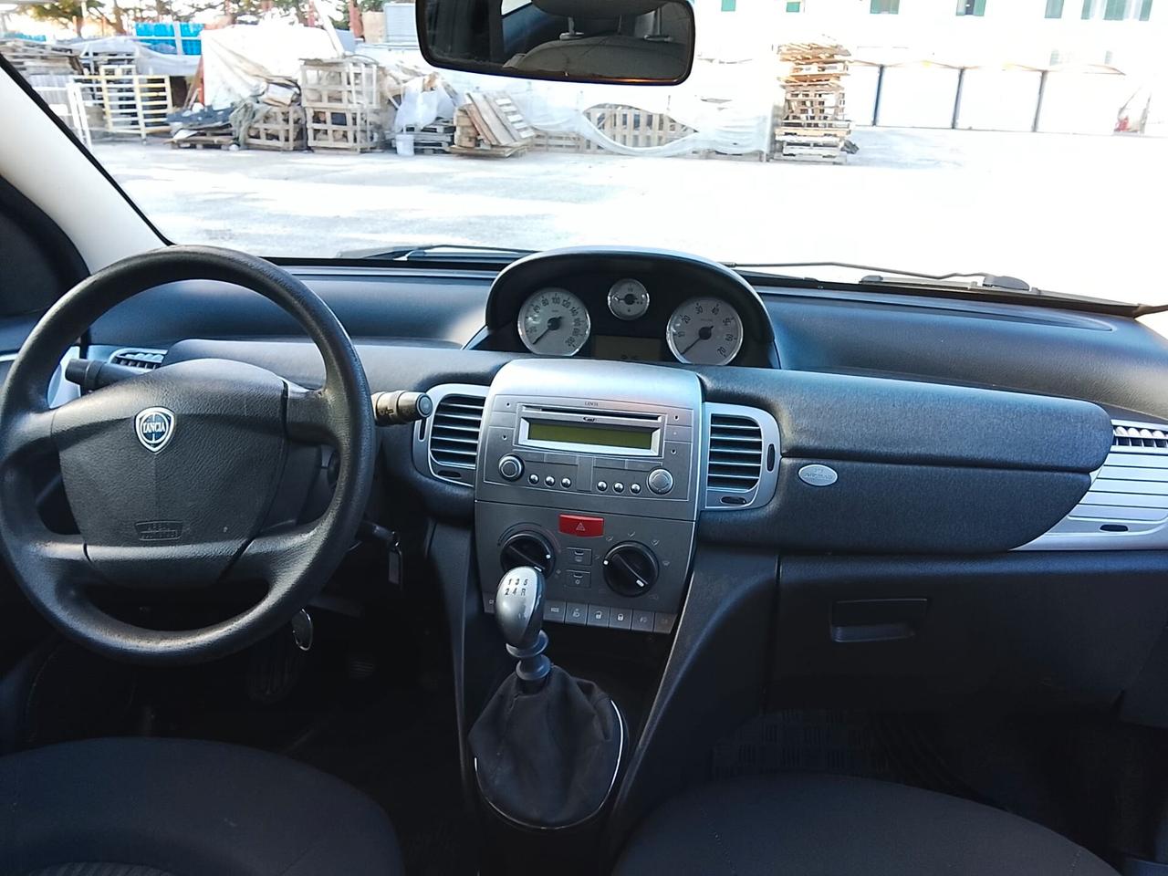 Lancia Ypsilon 1.2 argento