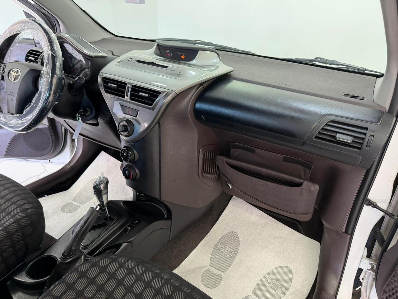 Toyota iQ 1.3 Executive-AUTOMATICA-2009