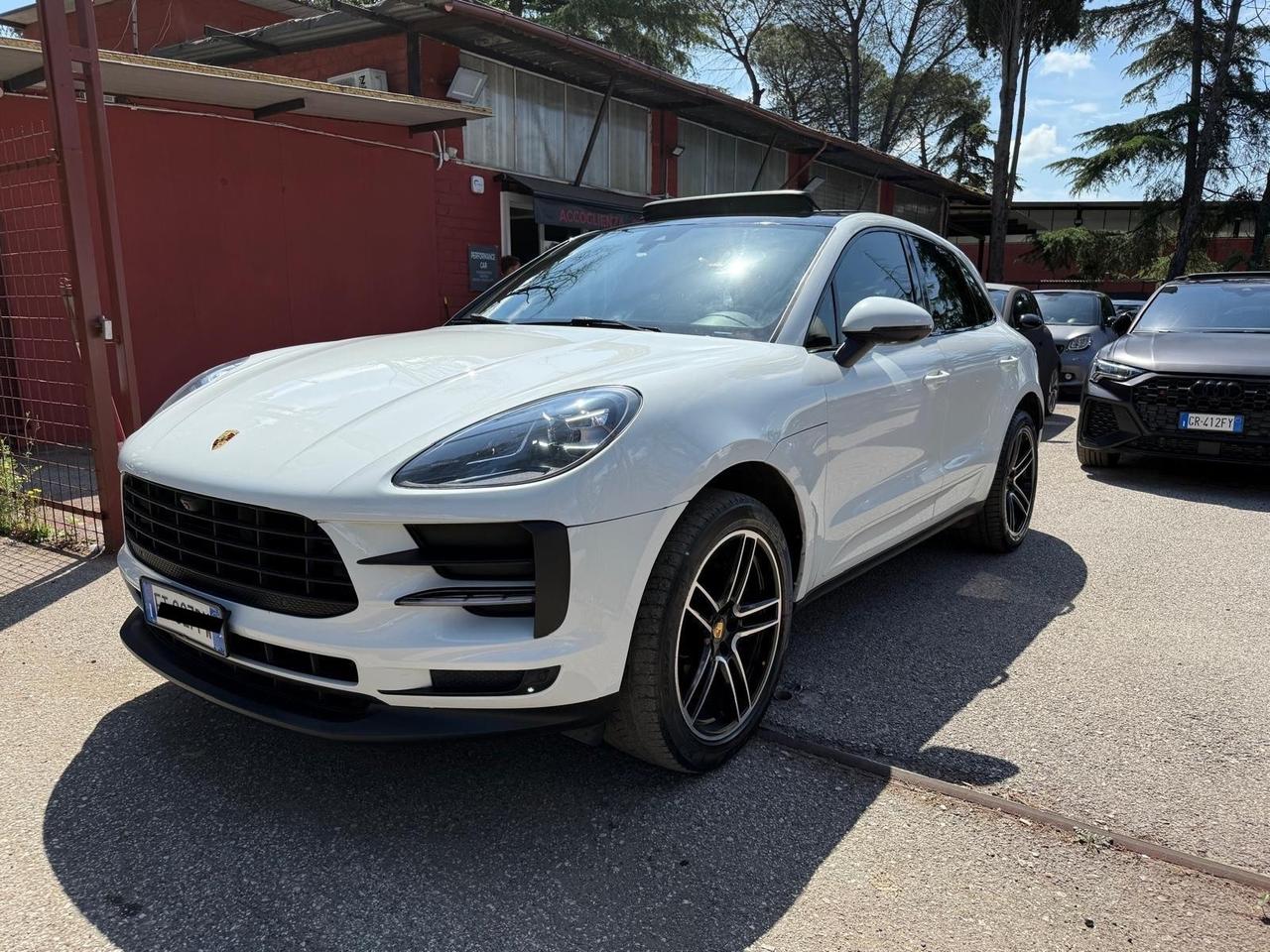 Porsche Macan 2.0 245cv TETTUCCIO KAMERA LED PELLE NAVIGATORE FULL OPTIONAL