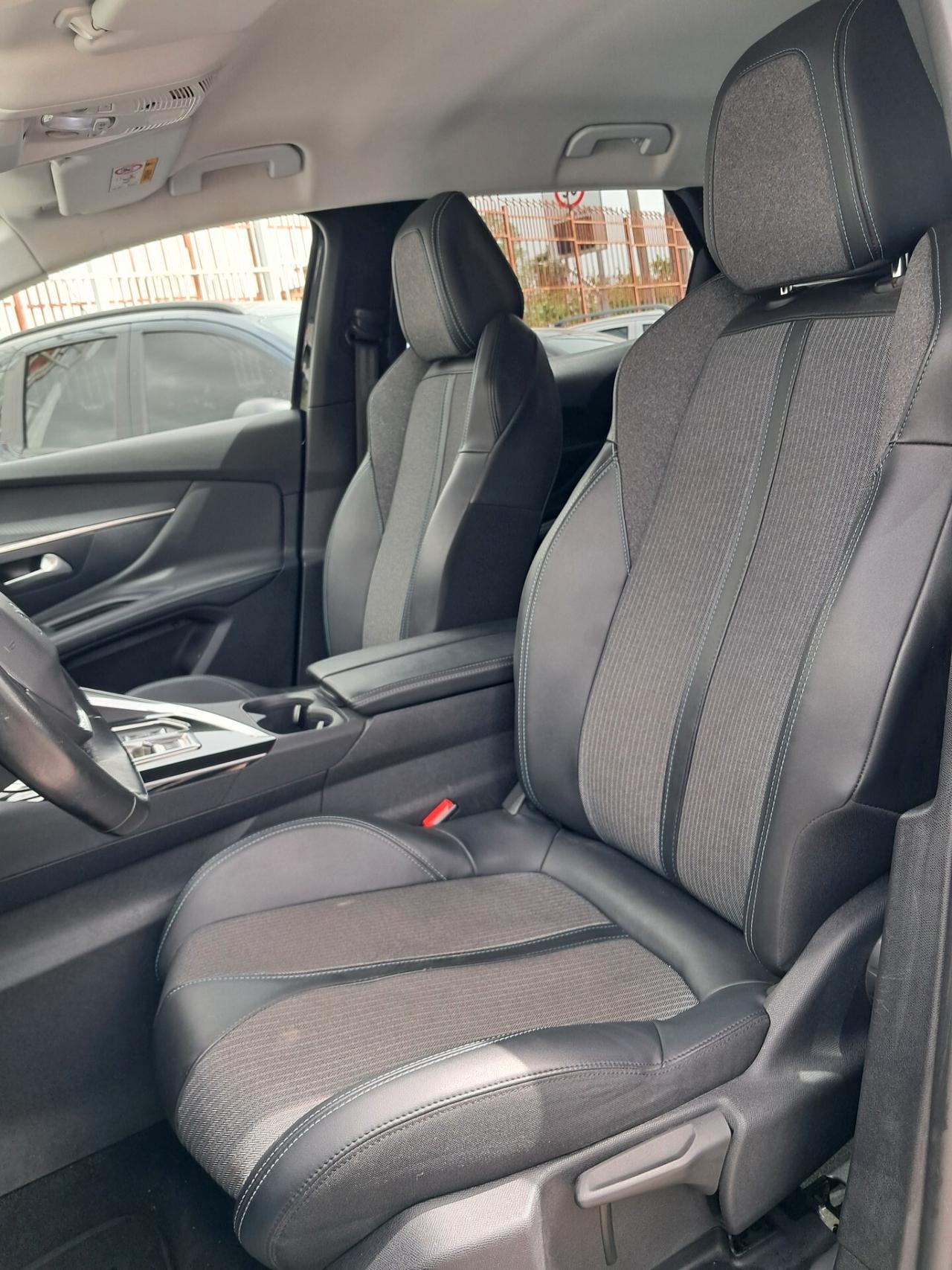 Peugeot 3008 HDi 130cv Allure