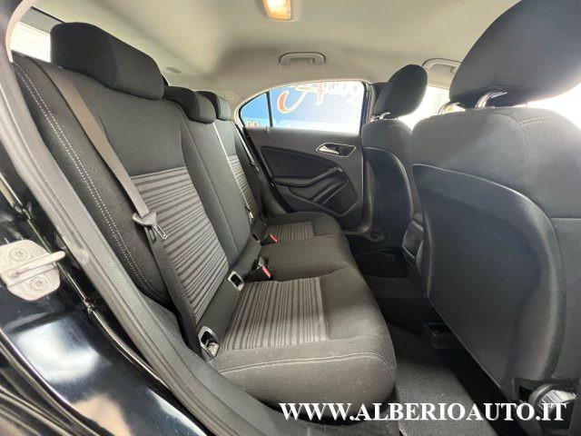 MERCEDES-BENZ A 180 d Premium