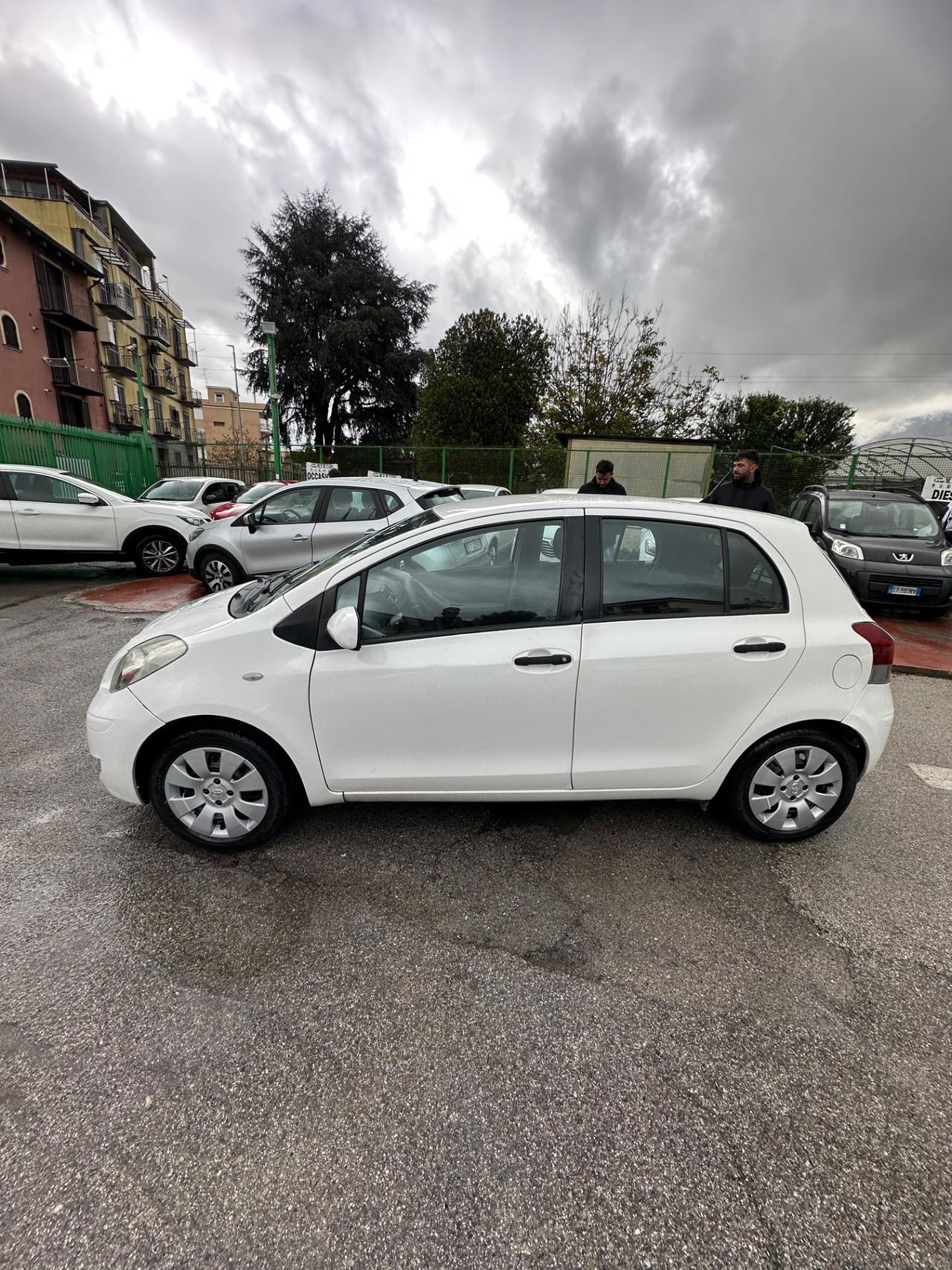 Toyota Yaris 1.0 5 porte Sol