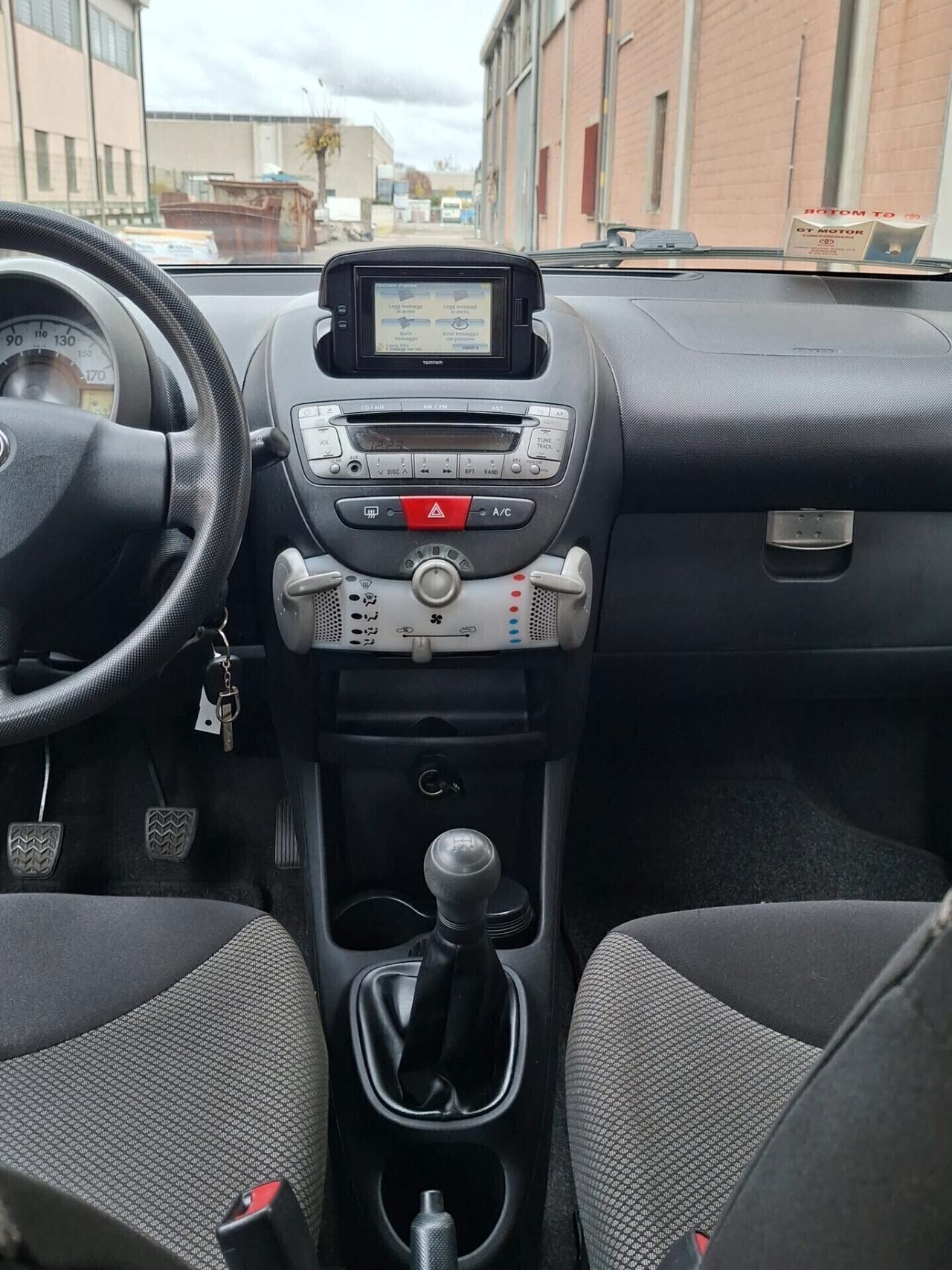 Toyota Aygo 1.0 12V VVT-i 5 porte Cool Soda Connect