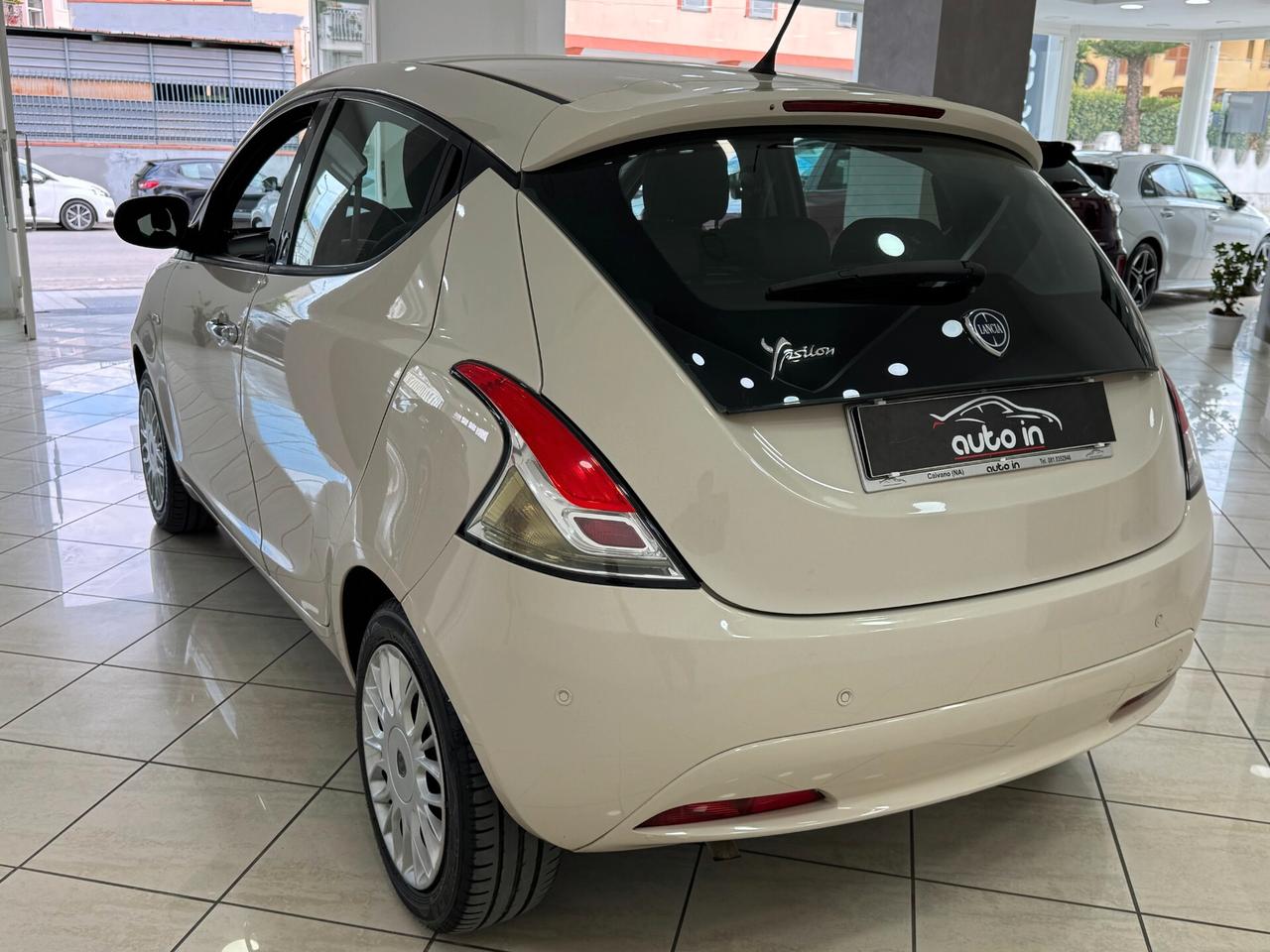 Lancia Ypsilon 1.2 69 CV 5 porte GPL Silver