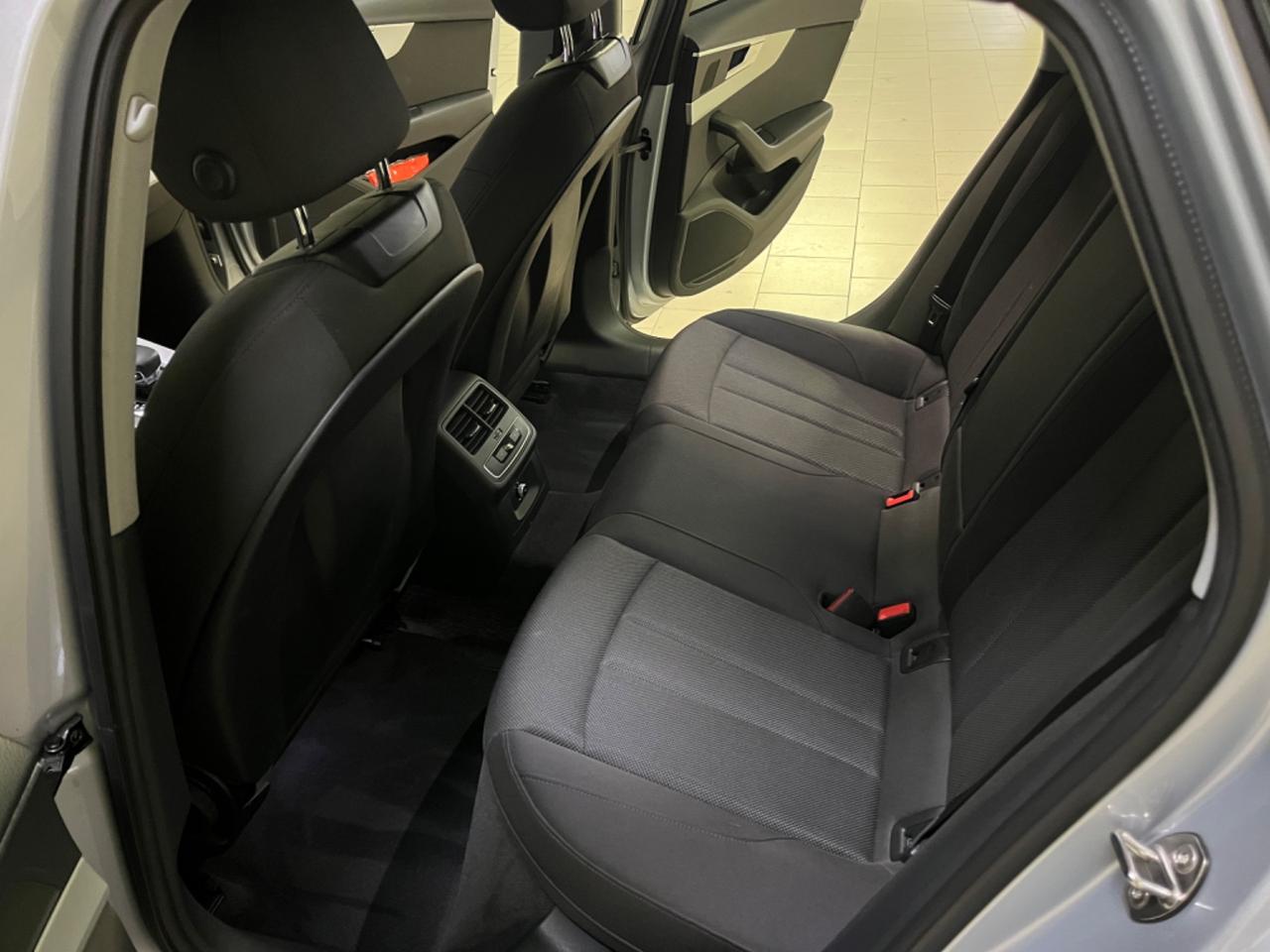 Audi A4 Avant 30 TDI S tronic Advanced