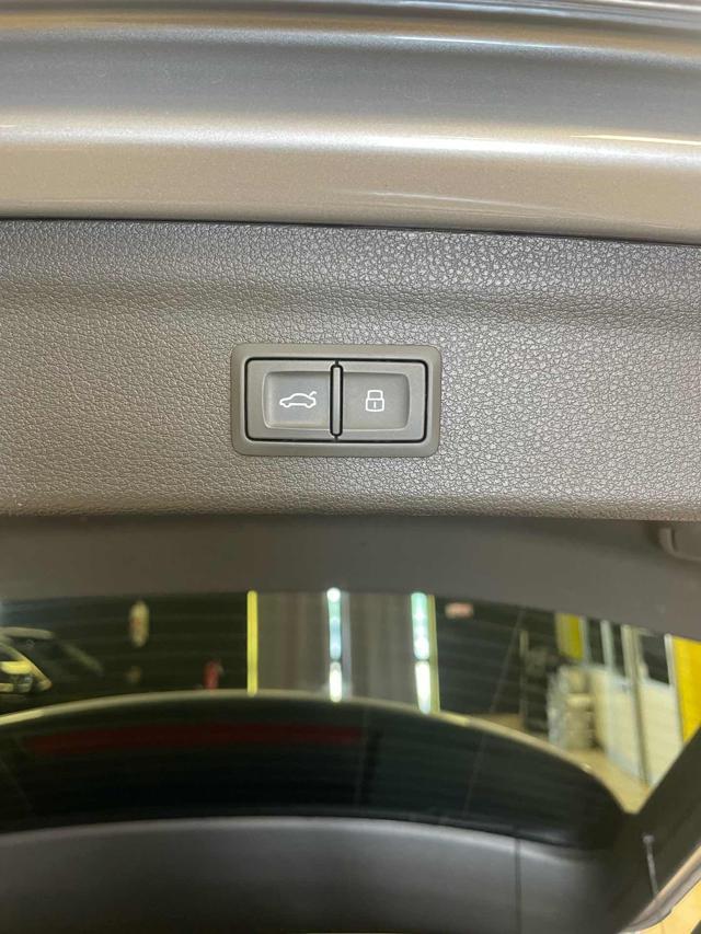 AUDI Q3 35 TDI S tronic Business Advanced