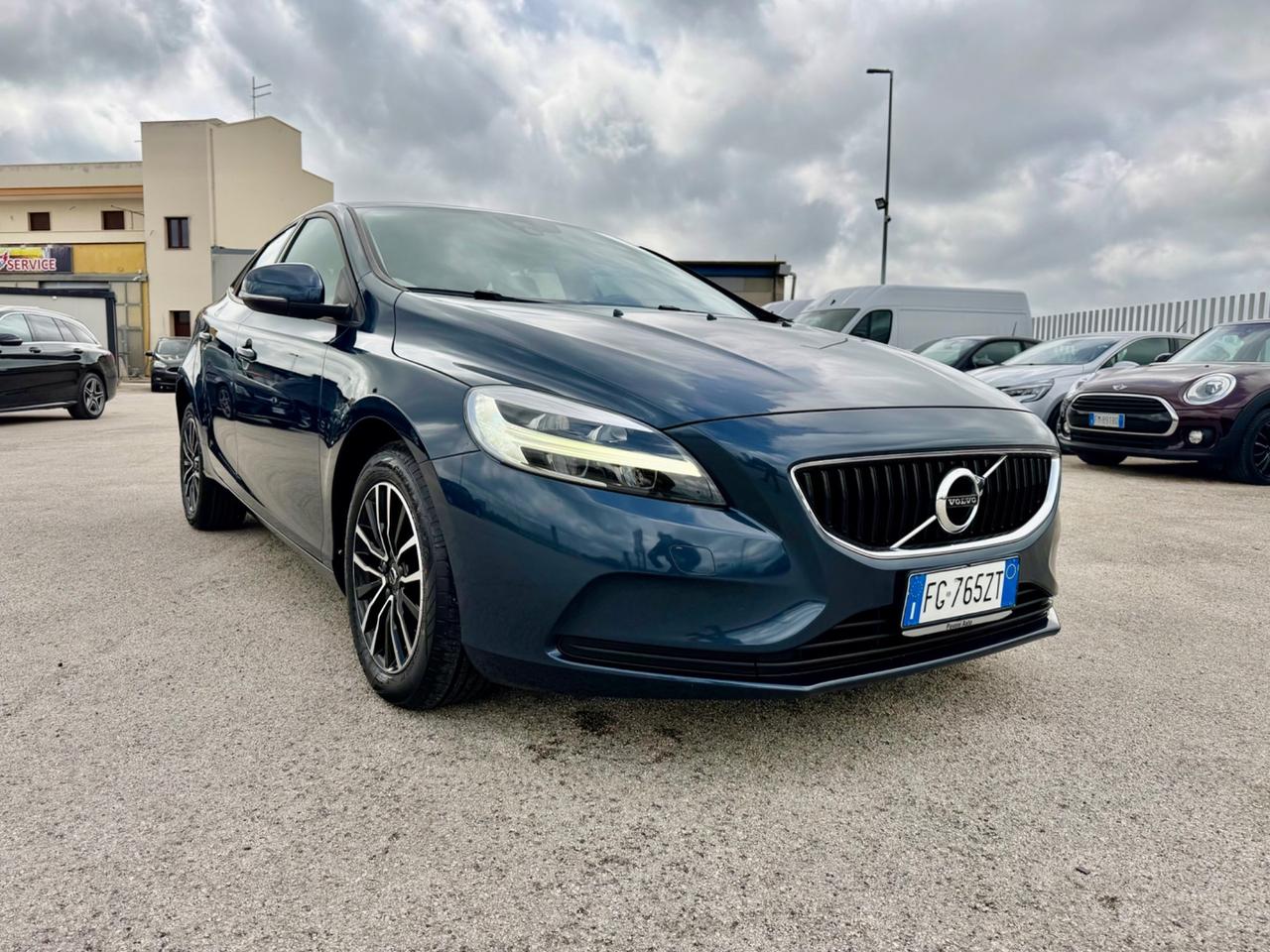 VOLVO V40 2.0D D2 120CV MANUALE FULL LED MY17