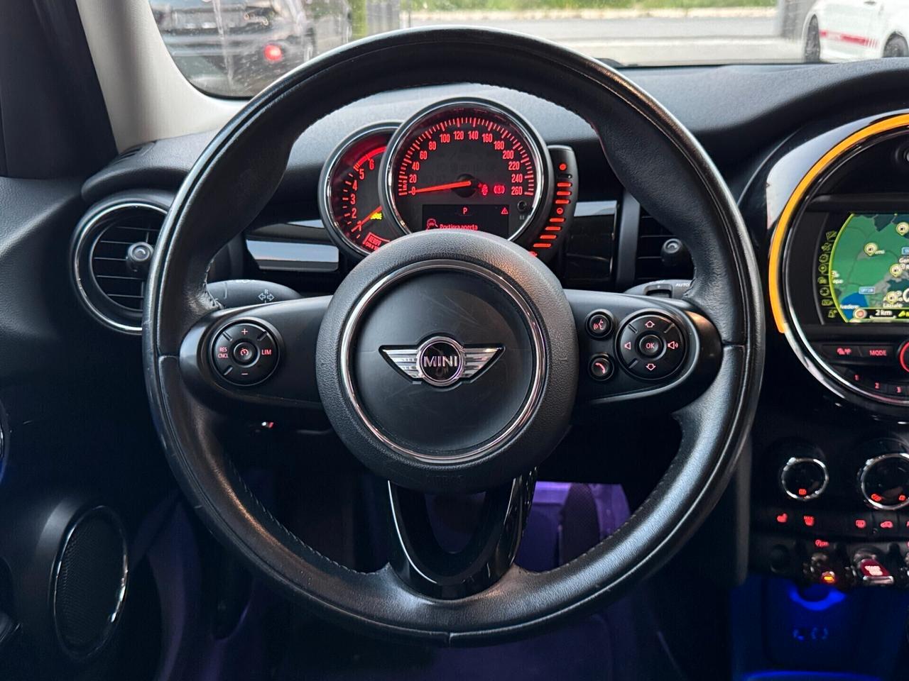 Mini Cooper D 1.5 5 porte - TAGLIANDI CERT. - GARANZIA FINO A 5 ANNI