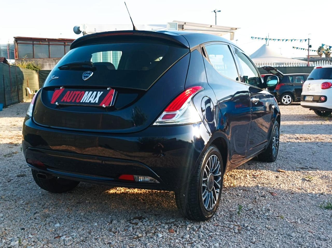 Lancia Ypsilon 1.2 69 CV 5 porte GPL Ecochic Platinum