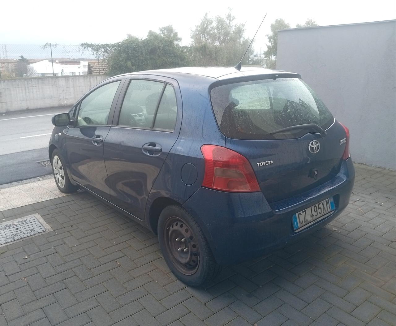 Toyota Yaris 1.0 5 porte Sol