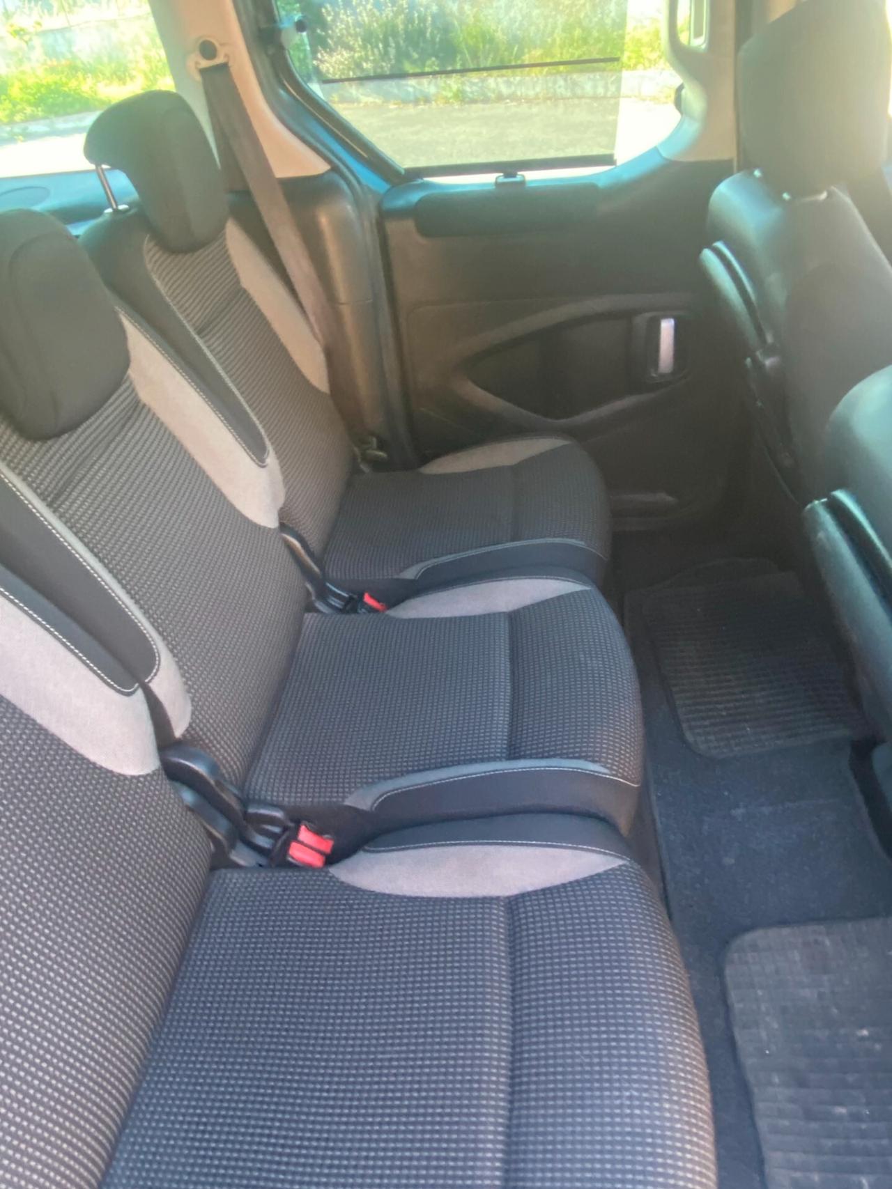 Peugeot Partner Tepee BlueHDi 100 Outdoor