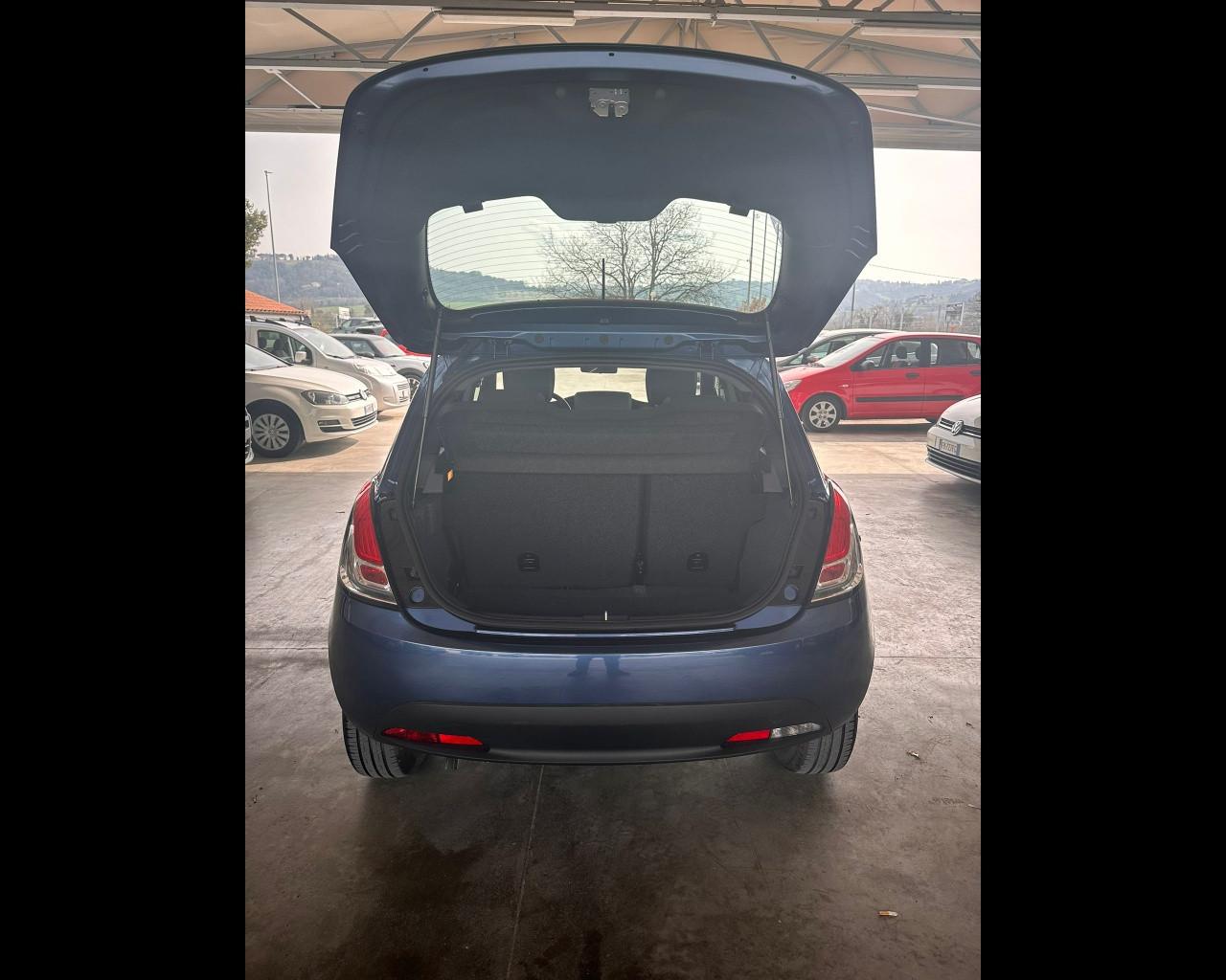 LANCIA Ypsilon 3ª serie - Ypsilon 1.0 FireFly 5 porte S&S Hybrid Silver