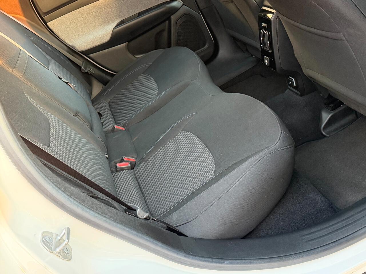 Jeep Compass 2WD 1.6 M.JET 130 cv. BUSINESS (UNav)