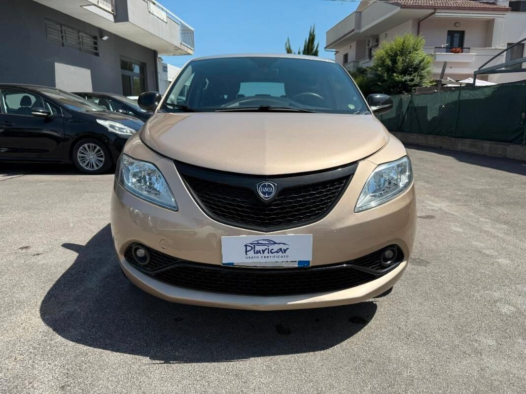 Lancia Ypsilon 1.0 firefly hybrid Gold s&s 70cv