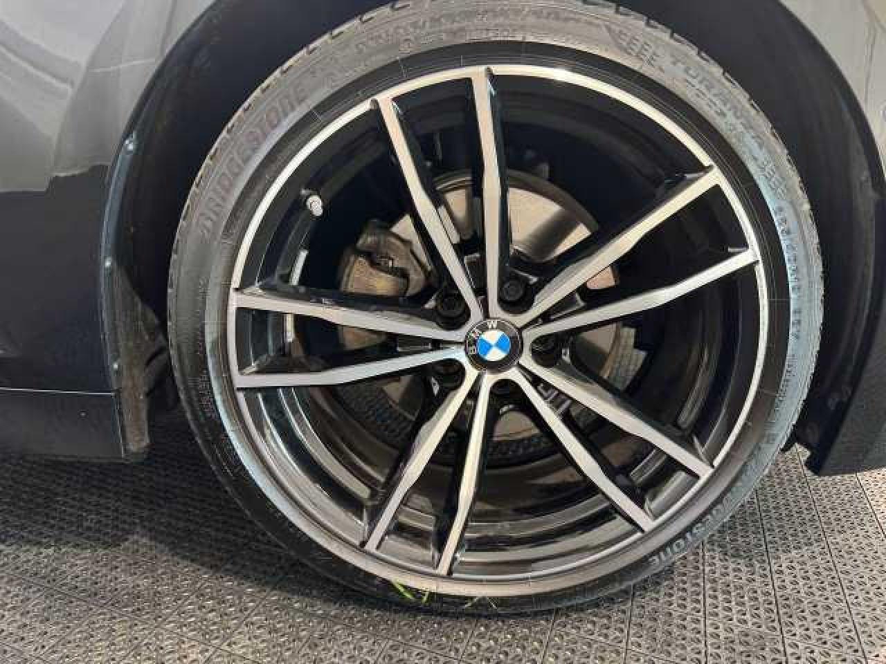 BMW 320 Touring mhev 48V xdrive Msport auto