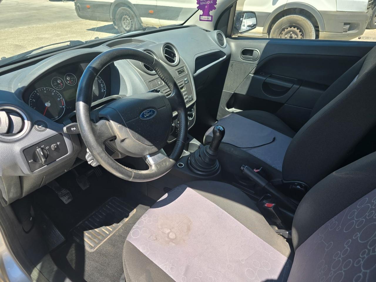 Ford Fiesta 1.2 16V 5p. Ghia