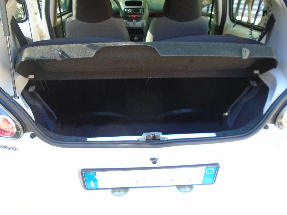 TOYOTA Aygo 12V VVT-i 5 porte Now Connect 120000 KM
