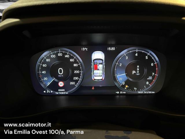 VOLVO XC40 T3 Momentum Pro