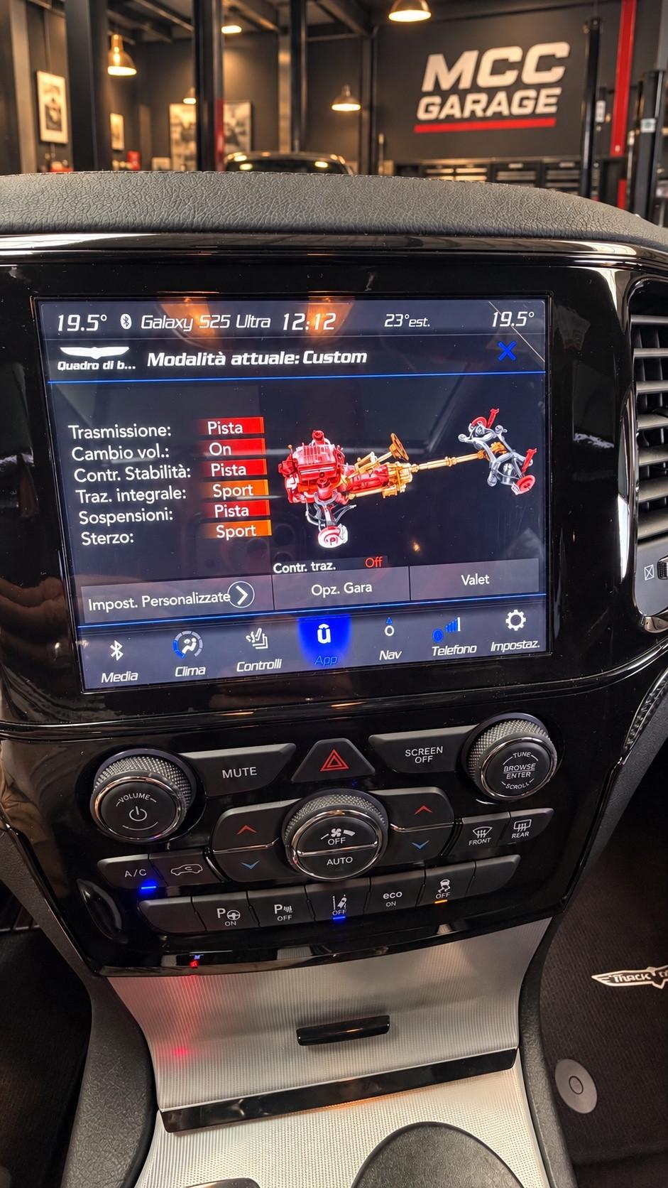 Jeep Grand Cherokee trackhawk 6.2 supercharged