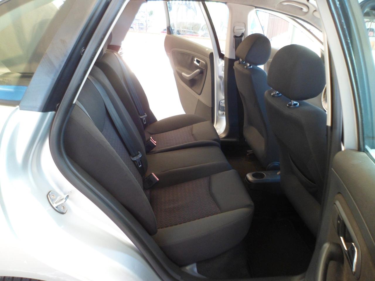 SEAT Ibiza 1.4 benzina 5 porte full optional 04