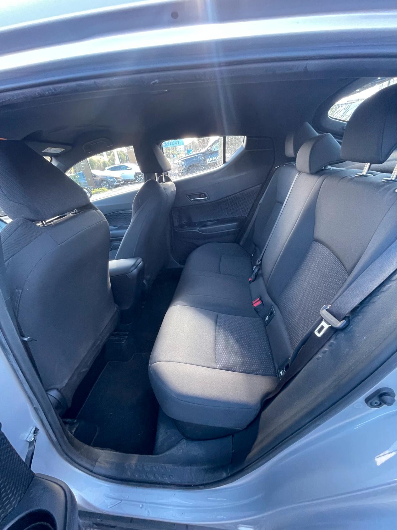 Toyota C-HR 1.8 Hybrid E-CVT Active