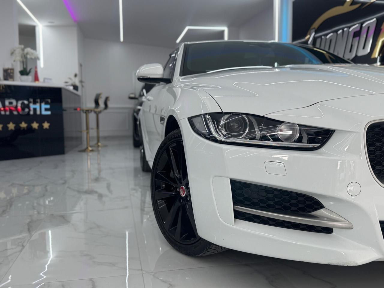 Jaguar XE 2.0 D 240 CV AWD aut. R-Sport